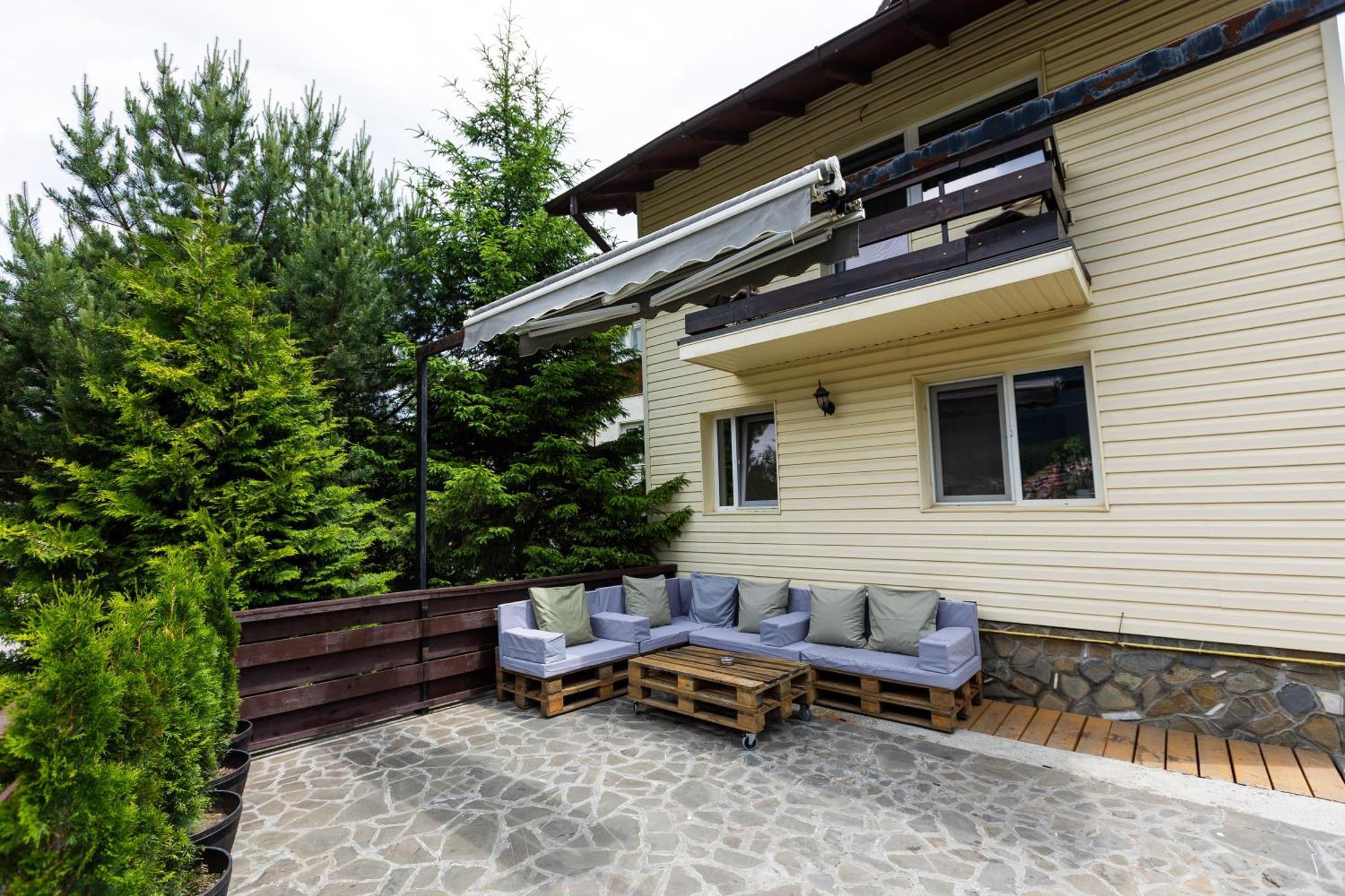 The Bear House Villa Buşteni Exteriör bild